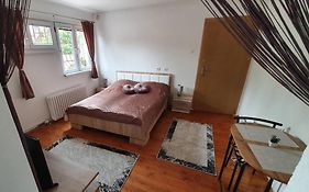 New Apartment Old Town With Free Parking